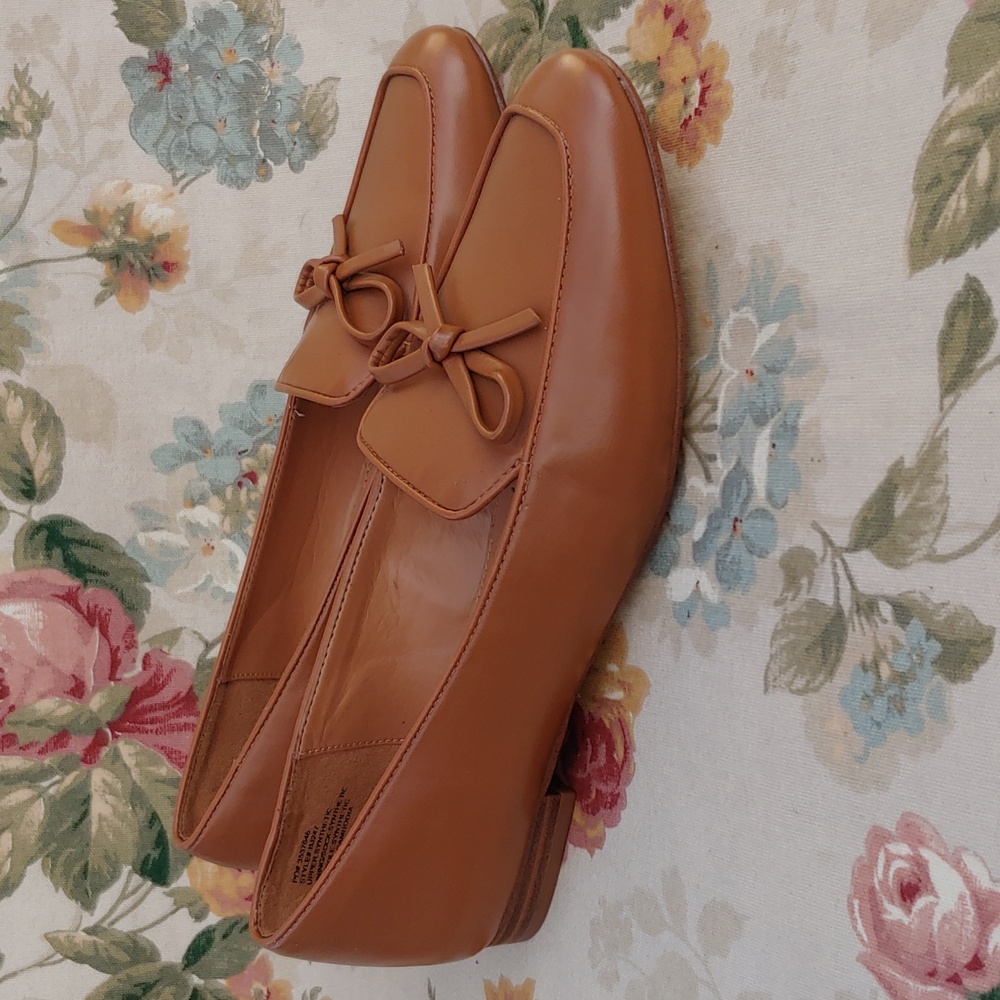 J. Crew Factory Women's Tan Loafers With Bow Detail Size 8.5 - Picture 10 of 16